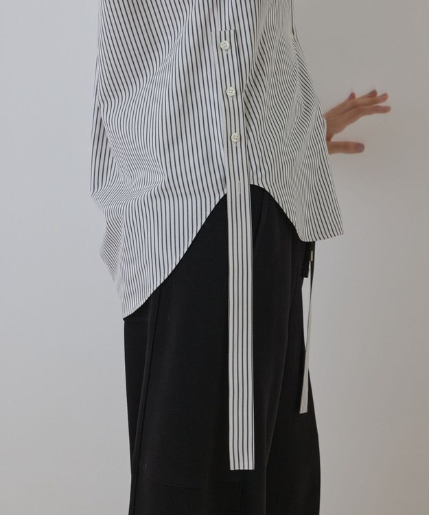 GRACE CONTINENTAL エンブレム刺繍シャツ ブラック