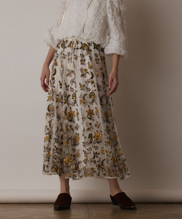 GRACE CONTINENTAL サラサ刺繍チュールスカート ホワイト