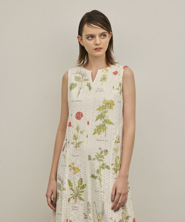 GRACE CONTINENTAL カットワークプリントワンピース ホワイト