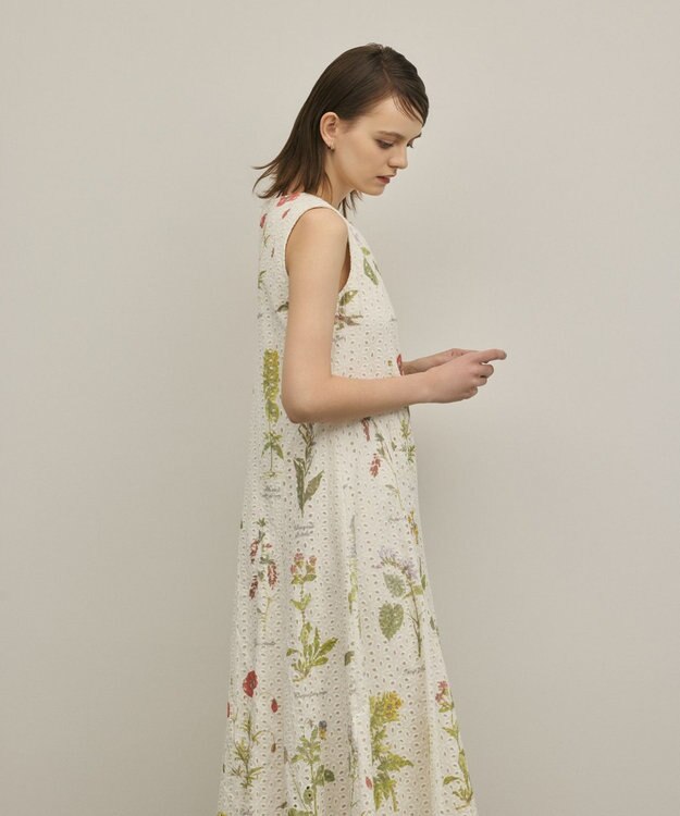 GRACE CONTINENTAL カットワークプリントワンピース ホワイト