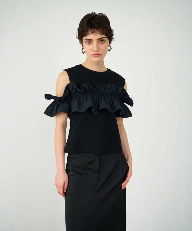 GRACE CONTINENTAL フリルリブカットトップ ブラック