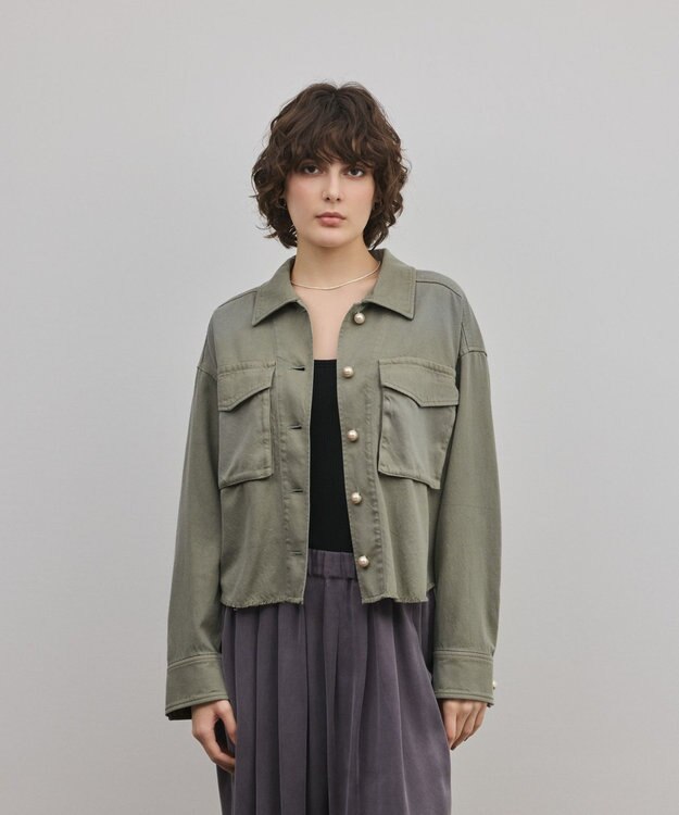 GRACE CONTINENTAL パール釦ピグメントシャツ カーキ