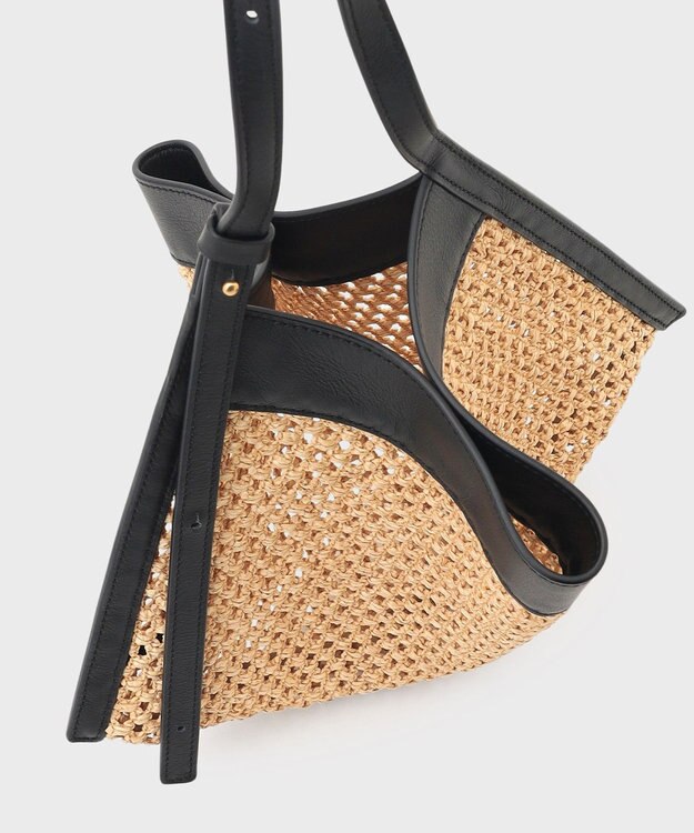 GRACE CONTINENTAL ORSETTOトライアングルバッグ ブラック