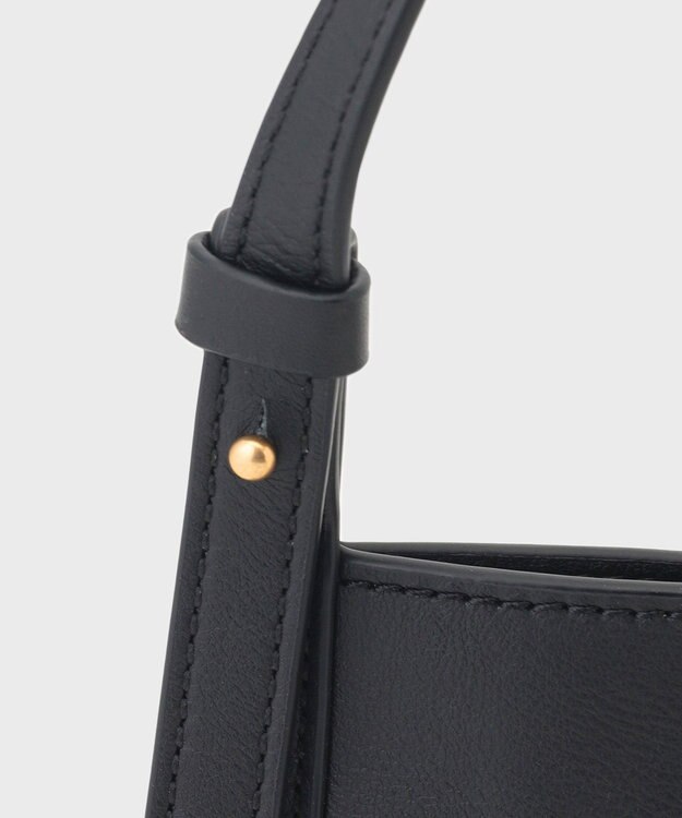 GRACE CONTINENTAL ORSETTOトライアングルバッグ ブラック