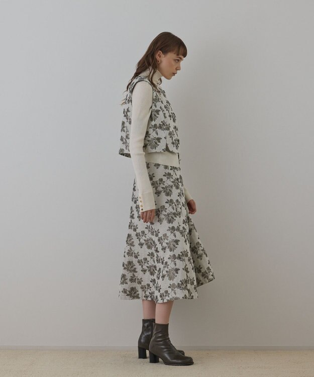 GRACE CONTINENTAL ラメフラワージャガードベスト キナリ