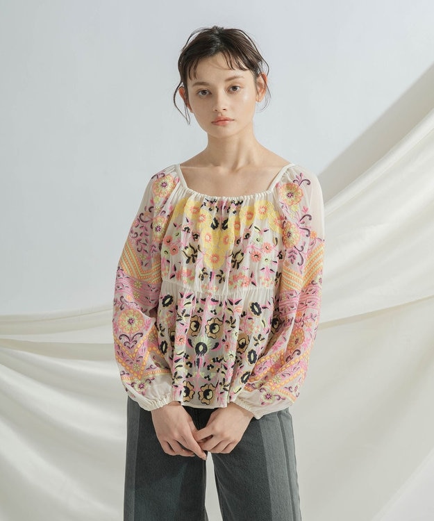 フラワー刺繍トップ / GRACE CONTINENTAL | GRACE CONTINENTAL