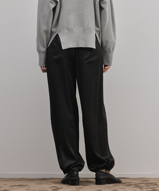 GRACE CONTINENTAL マットサテンバレルパンツ ブラック