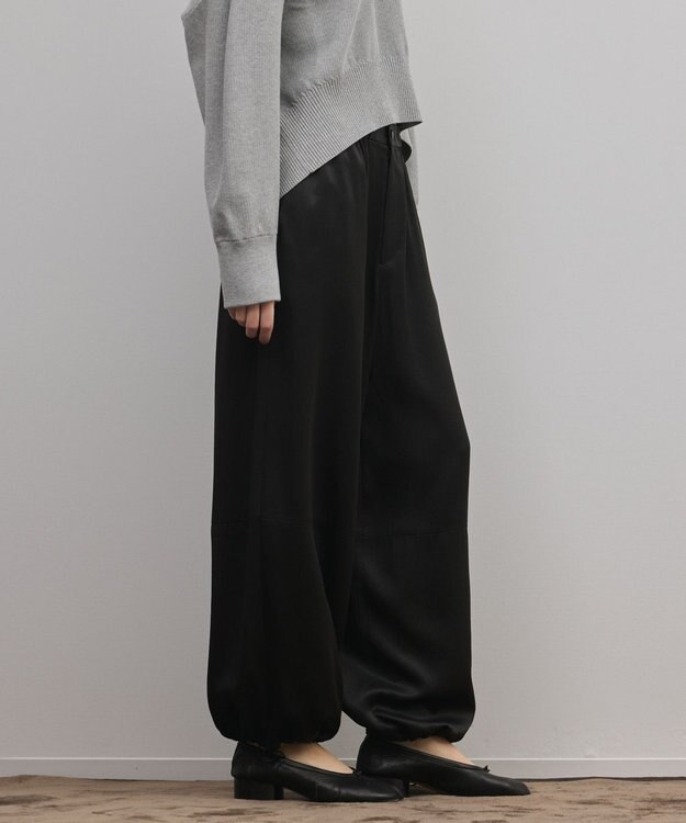 GRACE CONTINENTAL マットサテンバレルパンツ ブラック