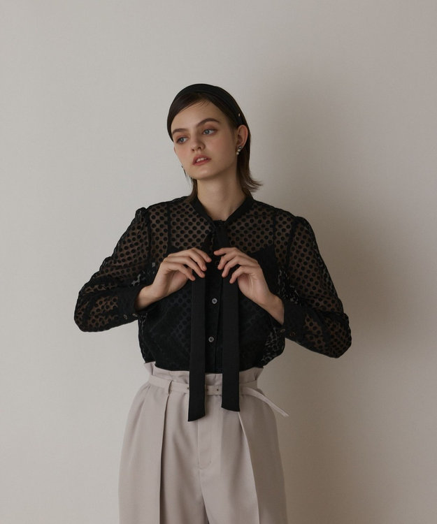 GRACE CONTINENTAL ドットオパールタイ付ブラウス ブラック