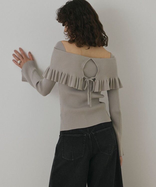 GRACE CONTINENTAL オフショルフリルニットトップ グレー