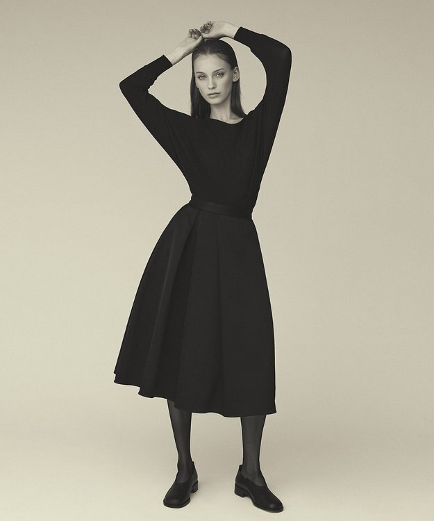 GRACE CONTINENTAL ボリュームサテンタックスカート ブラック