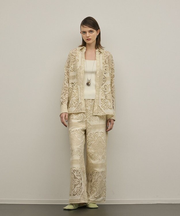 GRACE CONTINENTAL パネル刺繍シャツ キナリ