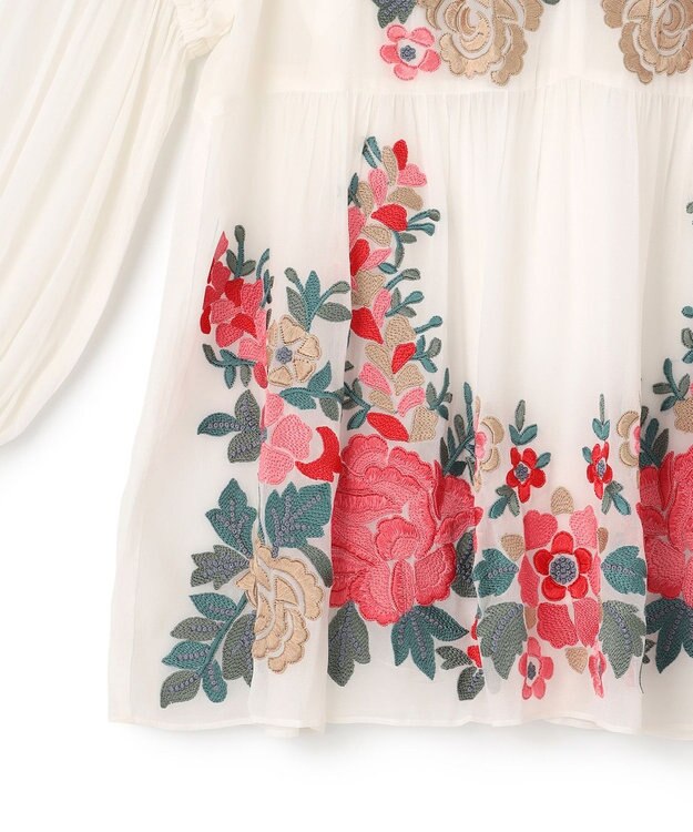 GRACE CONTINENTAL フラワー刺繍ギャザートップ ホワイト