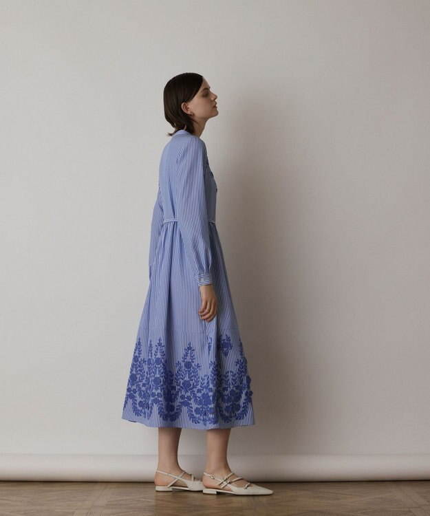 GRACE CONTINENTAL ストライプ刺繍ワンピース ブルー