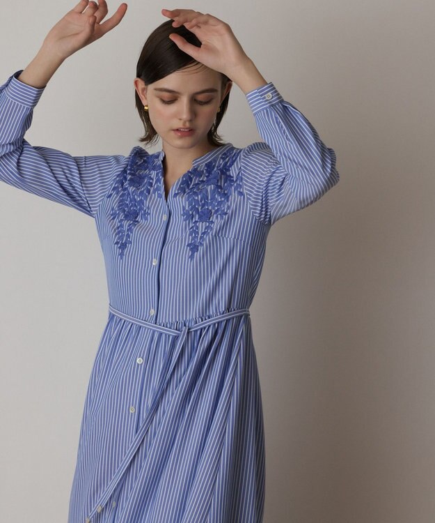 GRACE CONTINENTAL ストライプ刺繍ワンピース ブルー
