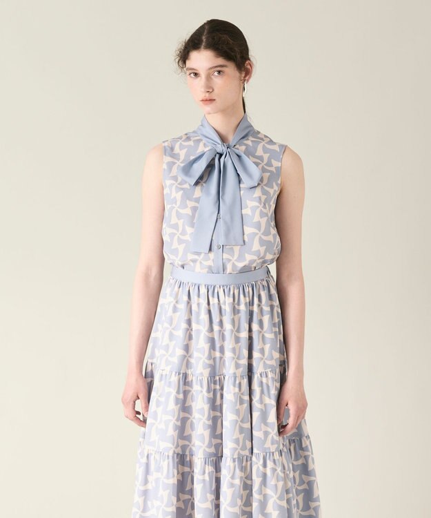 GRACE CONTINENTAL リボンプリントノースリーブトップ ブルー