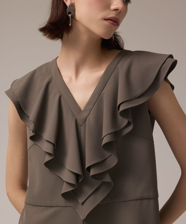 GRACE CONTINENTAL フリルサロペット カーキ