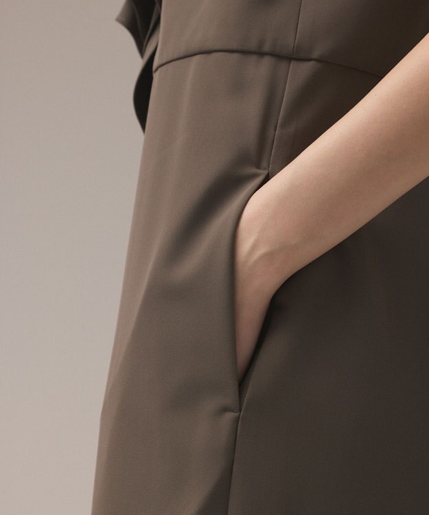 GRACE CONTINENTAL フリルサロペット カーキ