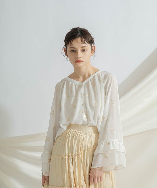 GRACE CONTINENTAL 楊柳刺繍ブラウス ホワイト