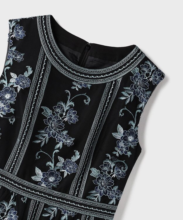 GRACE CONTINENTAL 【イベント店舗・ONLINE STORE先行アイテム】フラワーライン刺繍ドレス ブラック