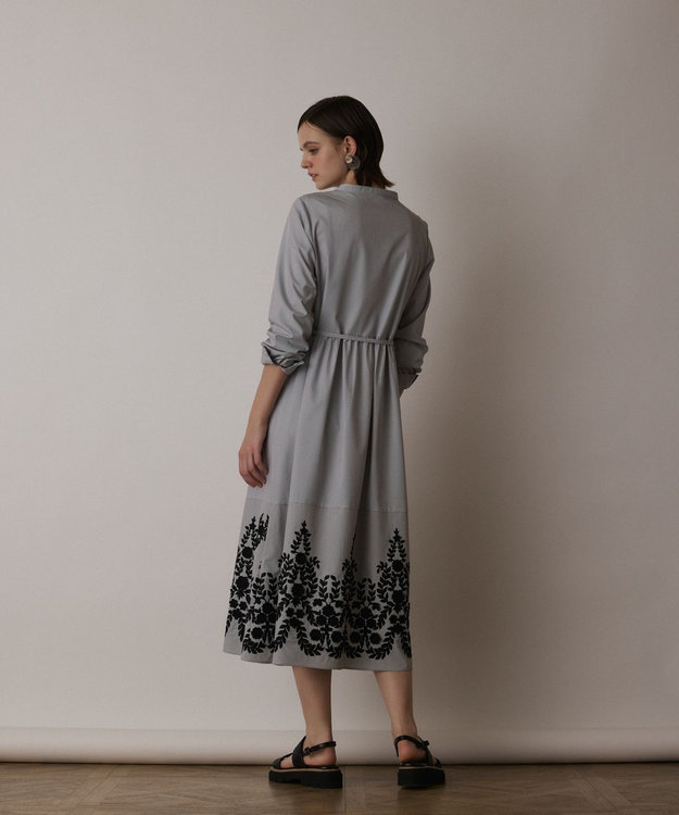 GRACE CONTINENTAL ストライプ刺繍ワンピース ブラック