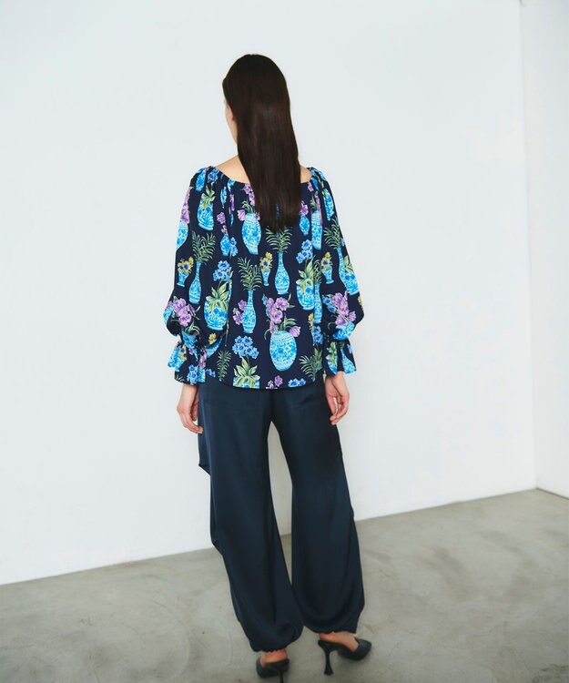 GRACE CONTINENTAL フラワーベースプリントトップ ネイビー