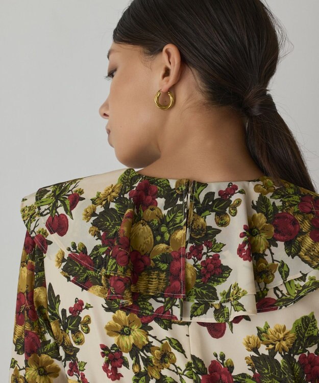 GRACE CONTINENTAL ボタニカルベリープリントワンピース ベージュ