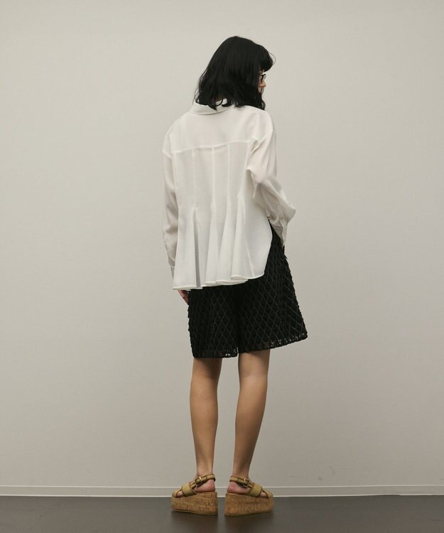 GRACE CONTINENTAL バックフレアシャツ ホワイト