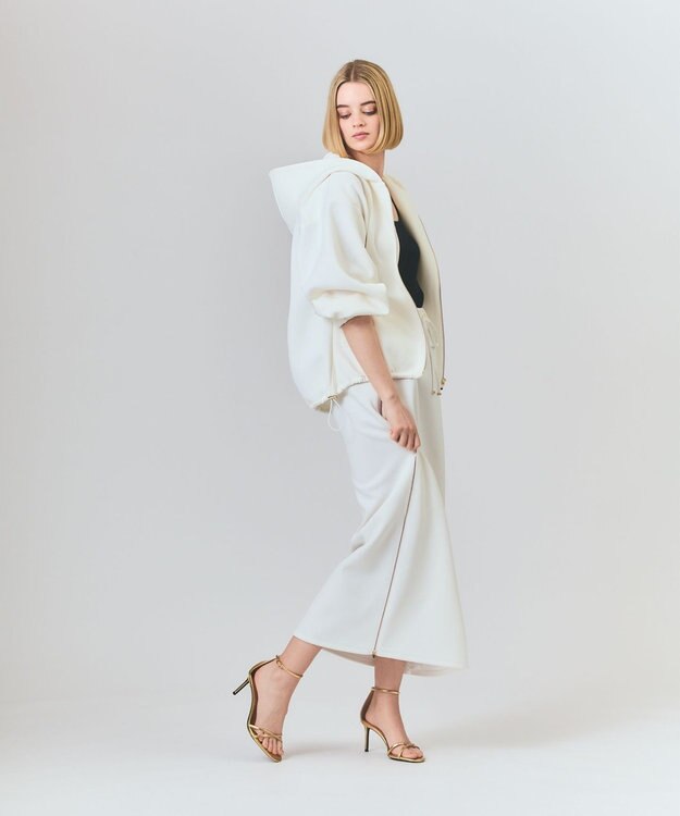 GRACE CONTINENTAL エンブレムフーディ ホワイト