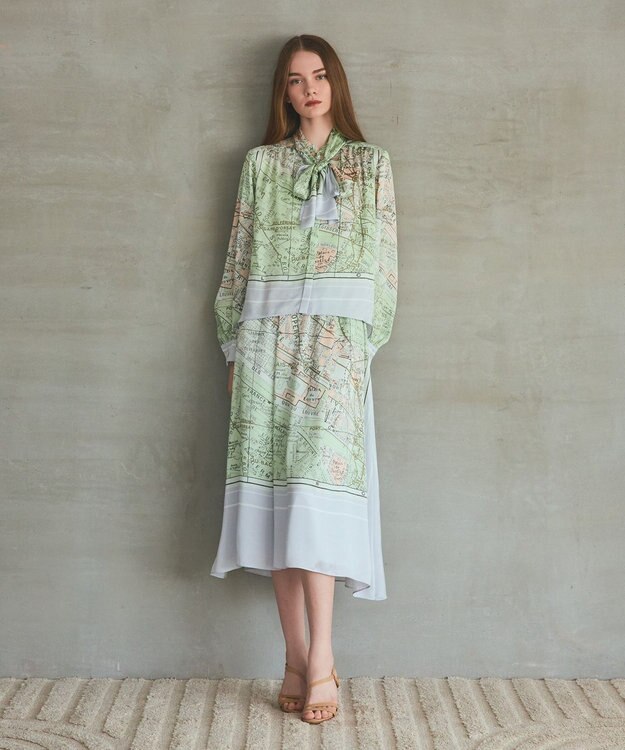 GRACE CONTINENTAL パリスカーフプリントブラウス グレー