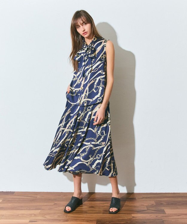 GRACE CONTINENTAL チェーンプリントボウタイブラウス ネイビー