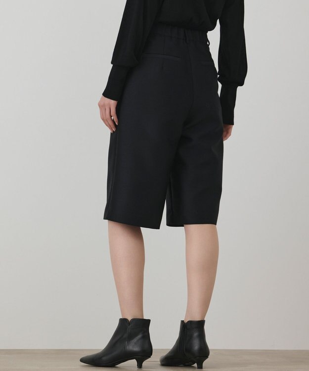 GRACE CONTINENTAL ウールシルクハーフパンツ ブラック