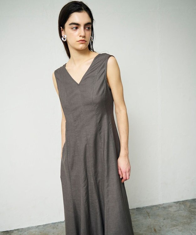 GRACE CONTINENTAL トリアセリネンフレアマキシ チャコール