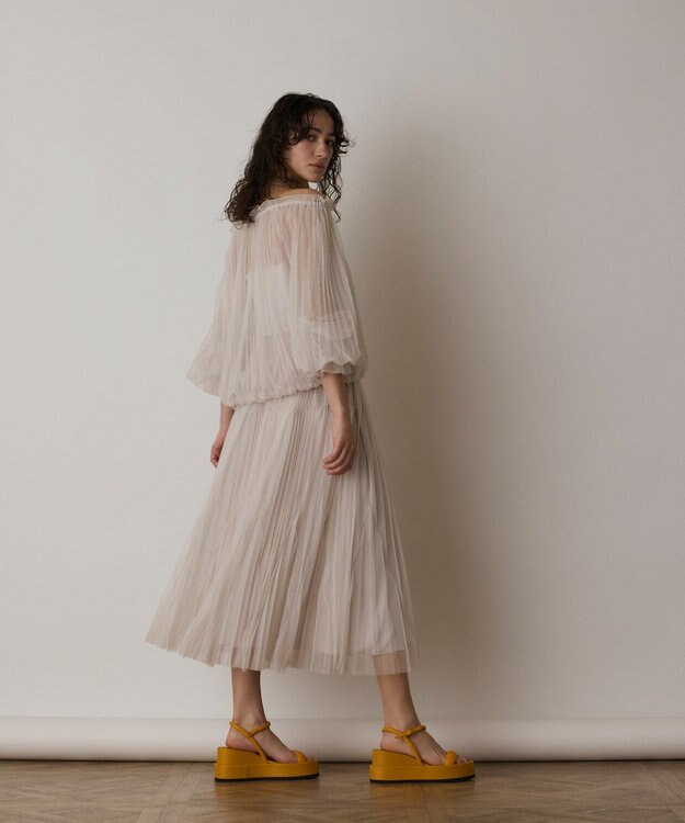 GRACE CONTINENTAL チュールプリーツトップ ベージュ