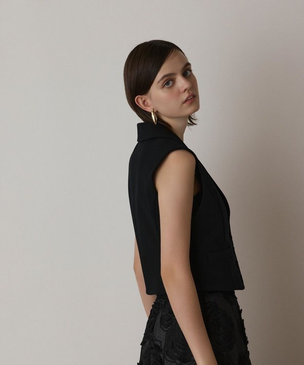 GRACE CONTINENTAL トリアセジャージジレ ブラック