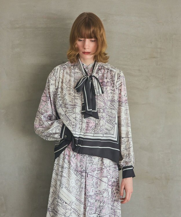 GRACE CONTINENTAL パリスカーフプリントブラウス ブラック