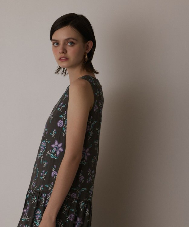 GRACE CONTINENTAL ティアードロングワンピース カーキ