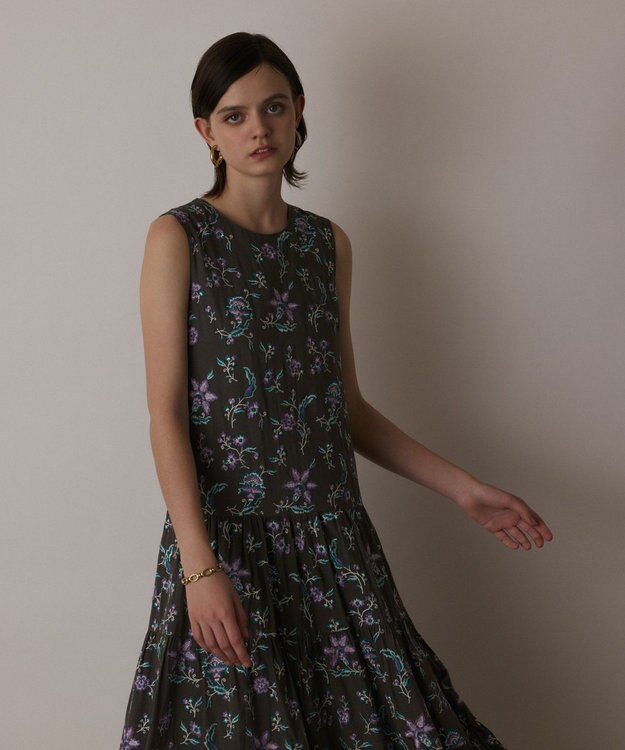 GRACE CONTINENTAL ティアードロングワンピース カーキ