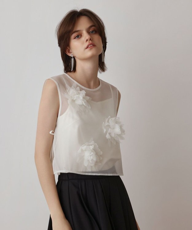 GRACE CONTINENTAL☆スモッキングフラワーTOP フラワー刺繍トップ / GRACE CONTINENTAL | GRACE CONTINENTAL