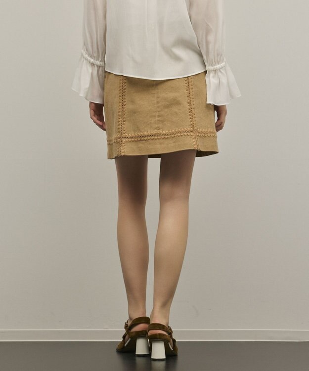 GRACE CONTINENTAL ラインembミニスカート キャメル