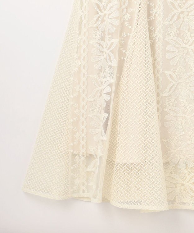 GRACE CONTINENTAL フレア刺繍スカート キナリ