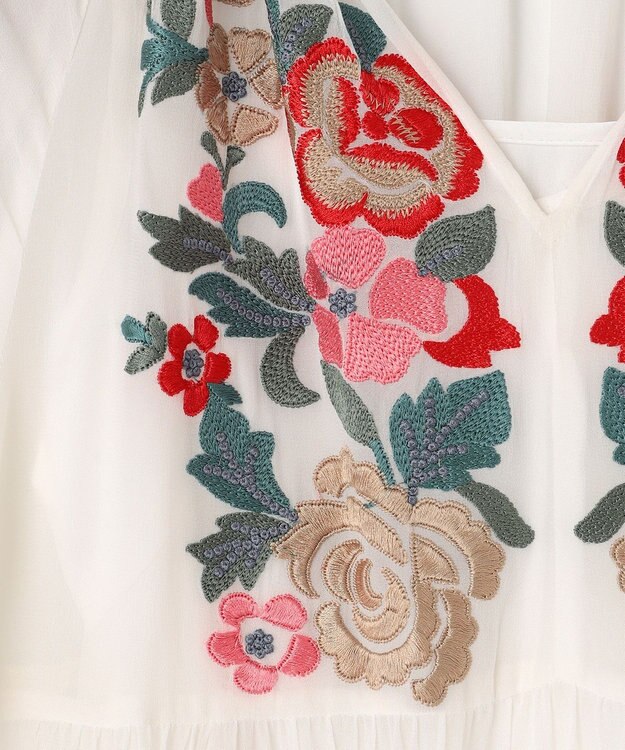 GRACE CONTINENTAL フラワー刺繍ギャザートップ ホワイト
