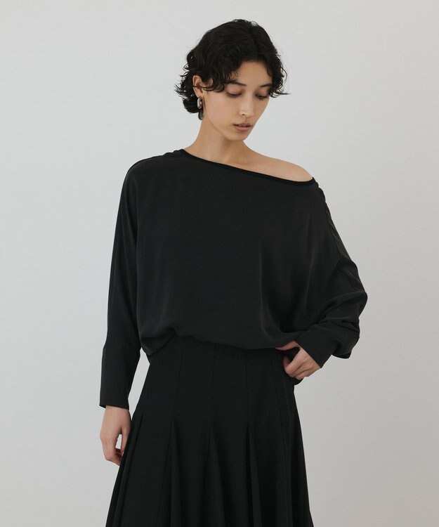 GRACE CONTINENTAL シルクドルマンスリーブトップ ブラック