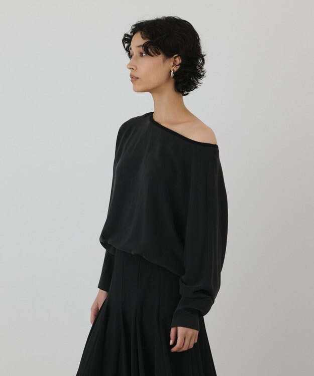 GRACE CONTINENTAL シルクドルマンスリーブトップ ブラック