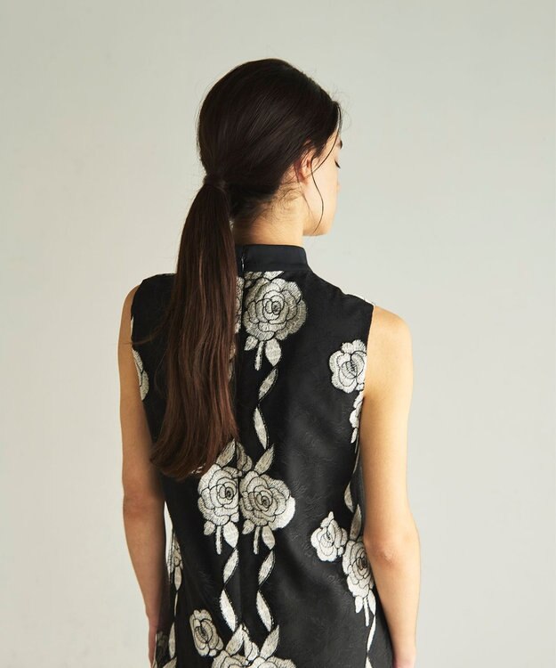 GRACE CONTINENTAL ハイネック刺繍ワンピース ブラック