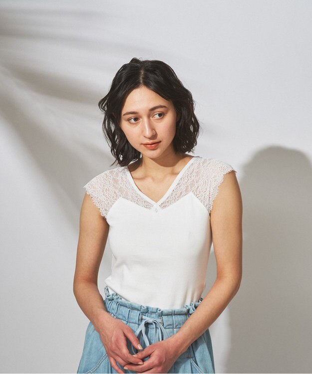 GRACE CONTINENTAL レーステレコカットトップ ホワイト