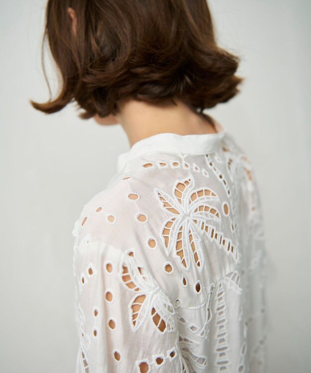 GRACE CONTINENTAL ヤシ柄カットワークワンピース ホワイト