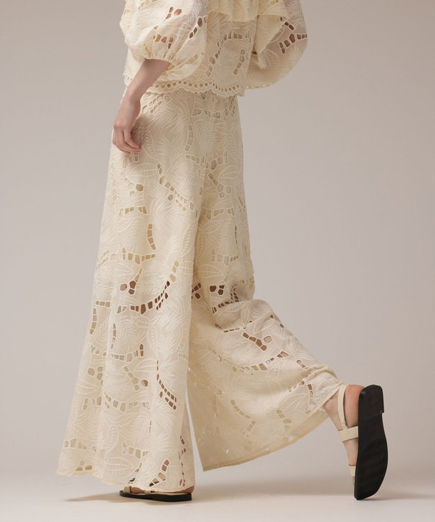 GRACE CONTINENTAL カットワークバギーパンツ キナリ