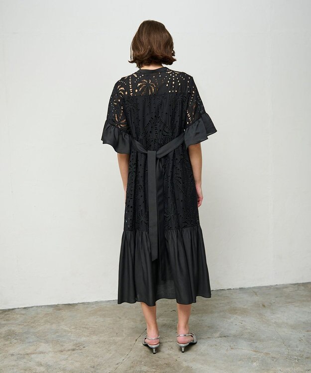 GRACE CONTINENTAL ヤシ柄カットワークワンピース ブラック