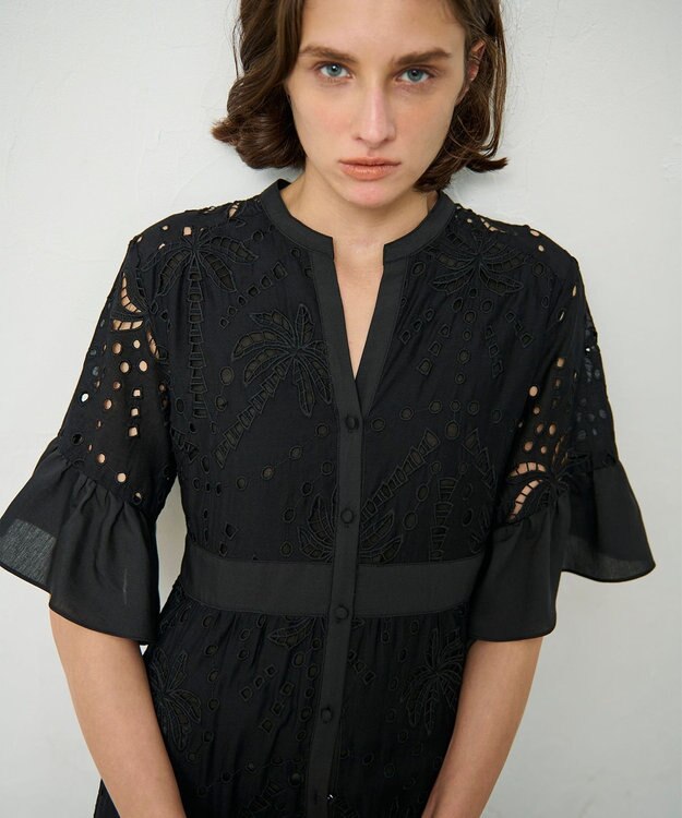 GRACE CONTINENTAL ヤシ柄カットワークワンピース ブラック